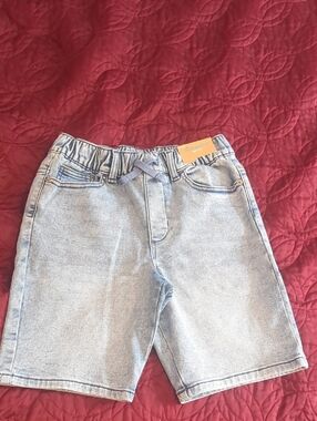 NWT! Light Wash Denim Kids Shorts with Elastic Waist